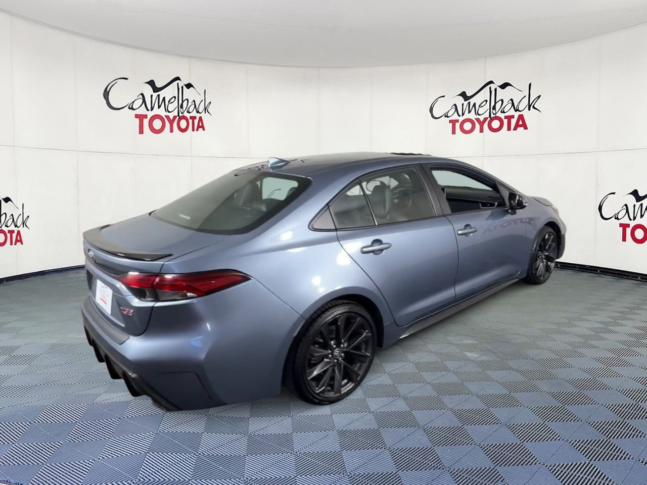 Used 2024 Toyota Corolla XSE FWD image 2
