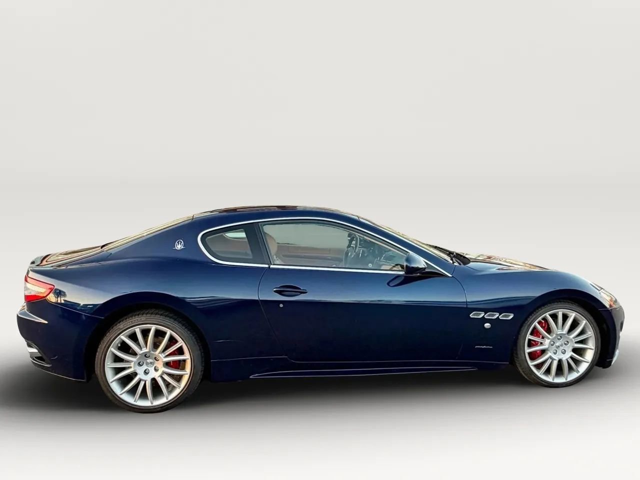 Used 2012 Maserati GranTurismo S image 8