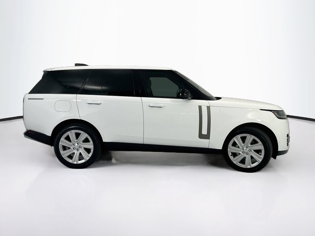 Used 2023 Land Rover Range Rover SE AWD/4WD image 4