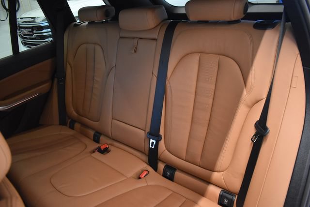 Used 2019 BMW X5 xDrive40i w/ Convenience Package AWD/4WD image 7