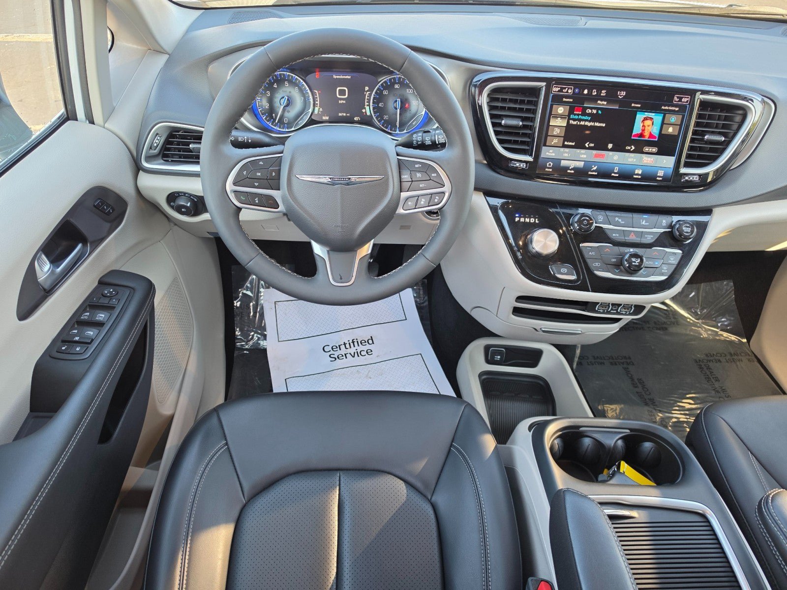 Used 2024 Chrysler Pacifica Touring-L FWD image 29
