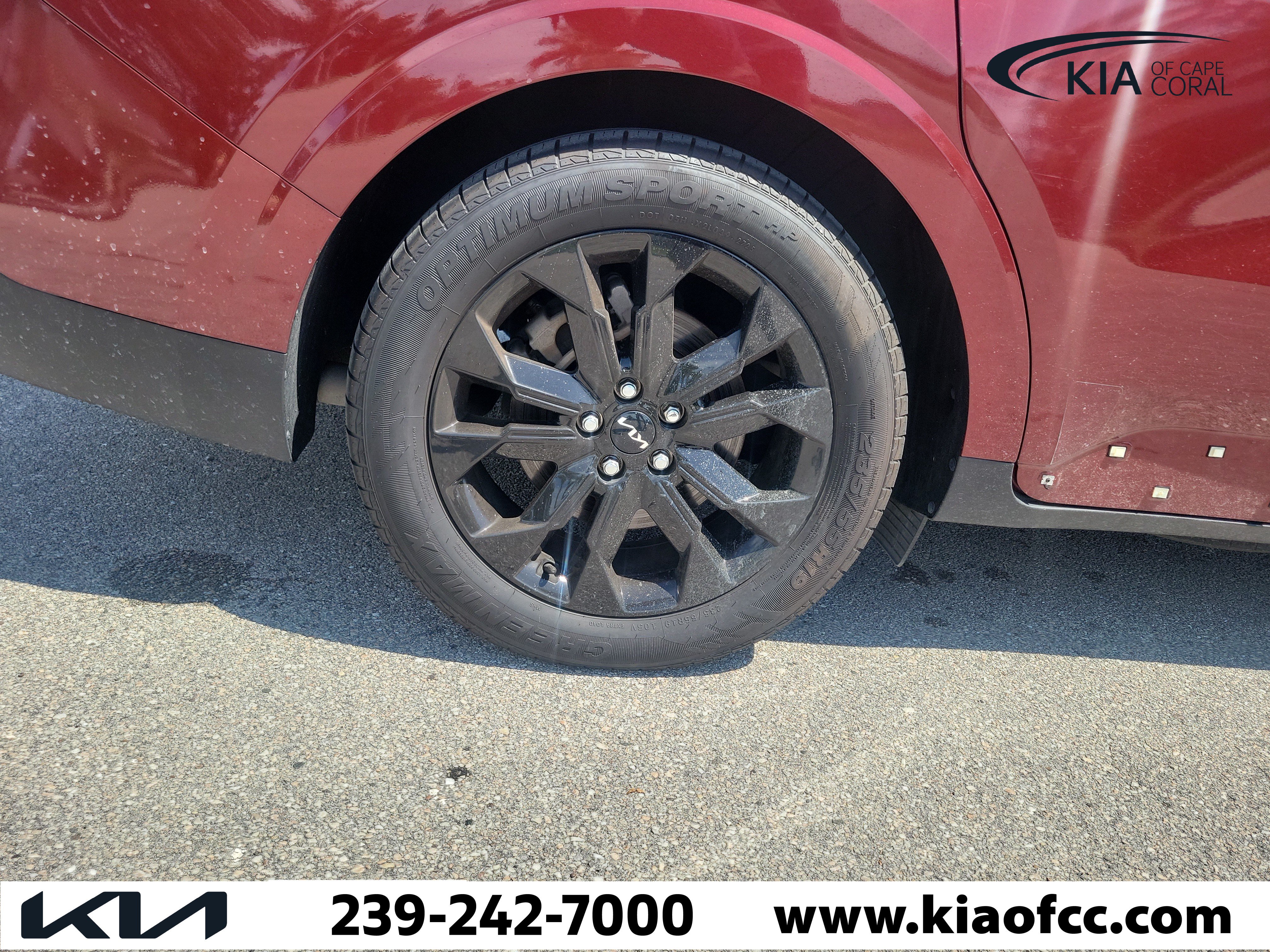 Certified 2023 Kia Carnival SX FWD image 9
