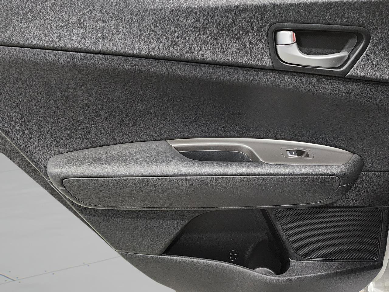 Used 2020 Kia Optima S w/ S Panoramic Sunroof Package image 22