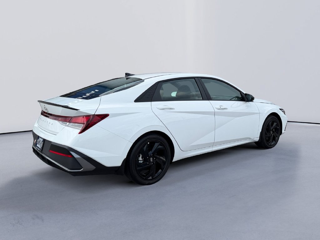 New 2026 Hyundai Elantra SEL Sport FWD image 3