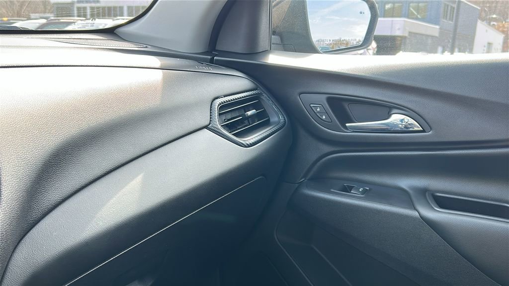 Used 2018 Chevrolet Equinox LT image 18