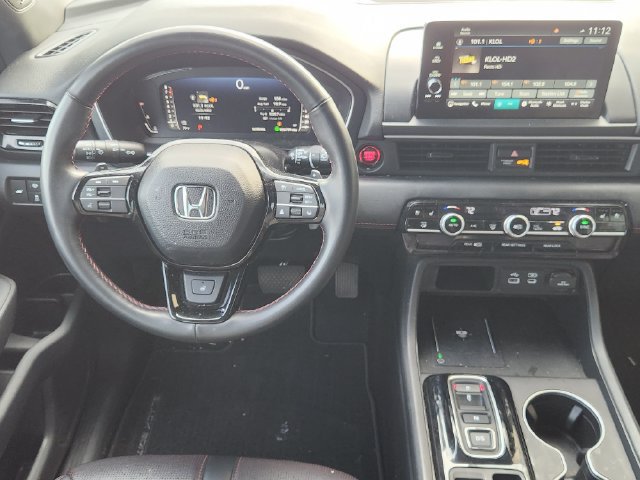 Used 2025 Honda Pilot Black Edition image 27