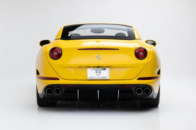 Used 2016 Ferrari California T image 23