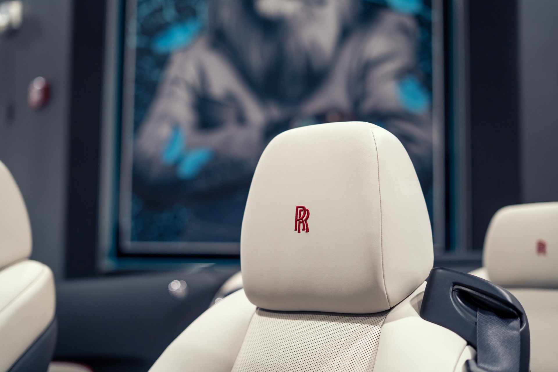 Used 2018 Rolls-Royce Dawn RWD image 34