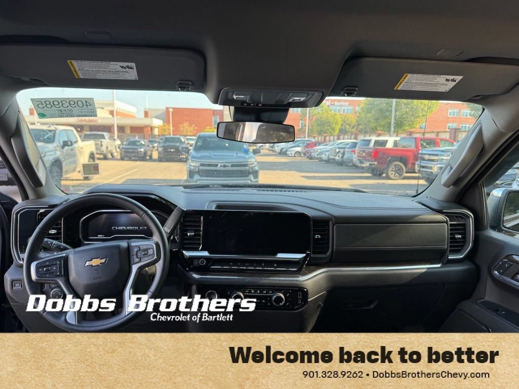 Used 2023 Chevrolet Silverado 1500 LT AWD/4WD image 15