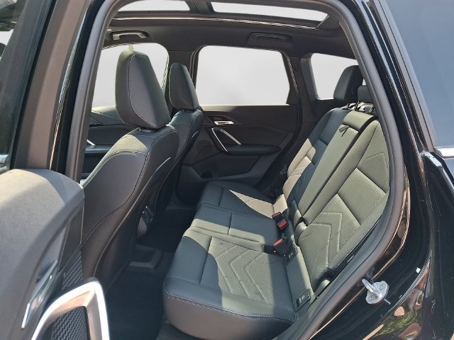 Used 2025 BMW X1 xDrive28i AWD/4WD image 12