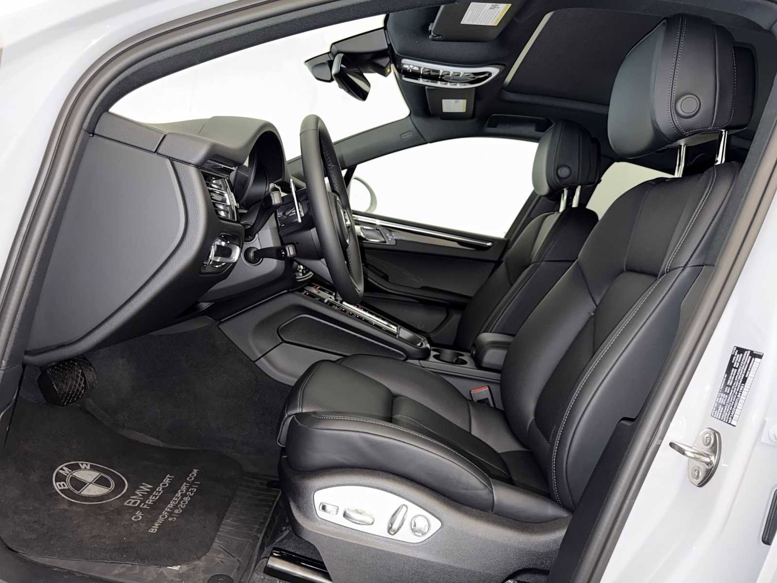 Used 2026 Porsche Macan S AWD/4WD image 9
