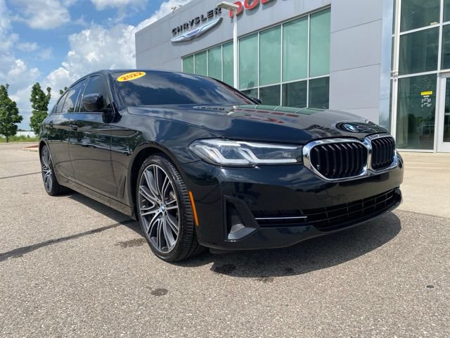 Used 2022 BMW 530i xDrive w/ Convenience Package AWD/4WD image 3