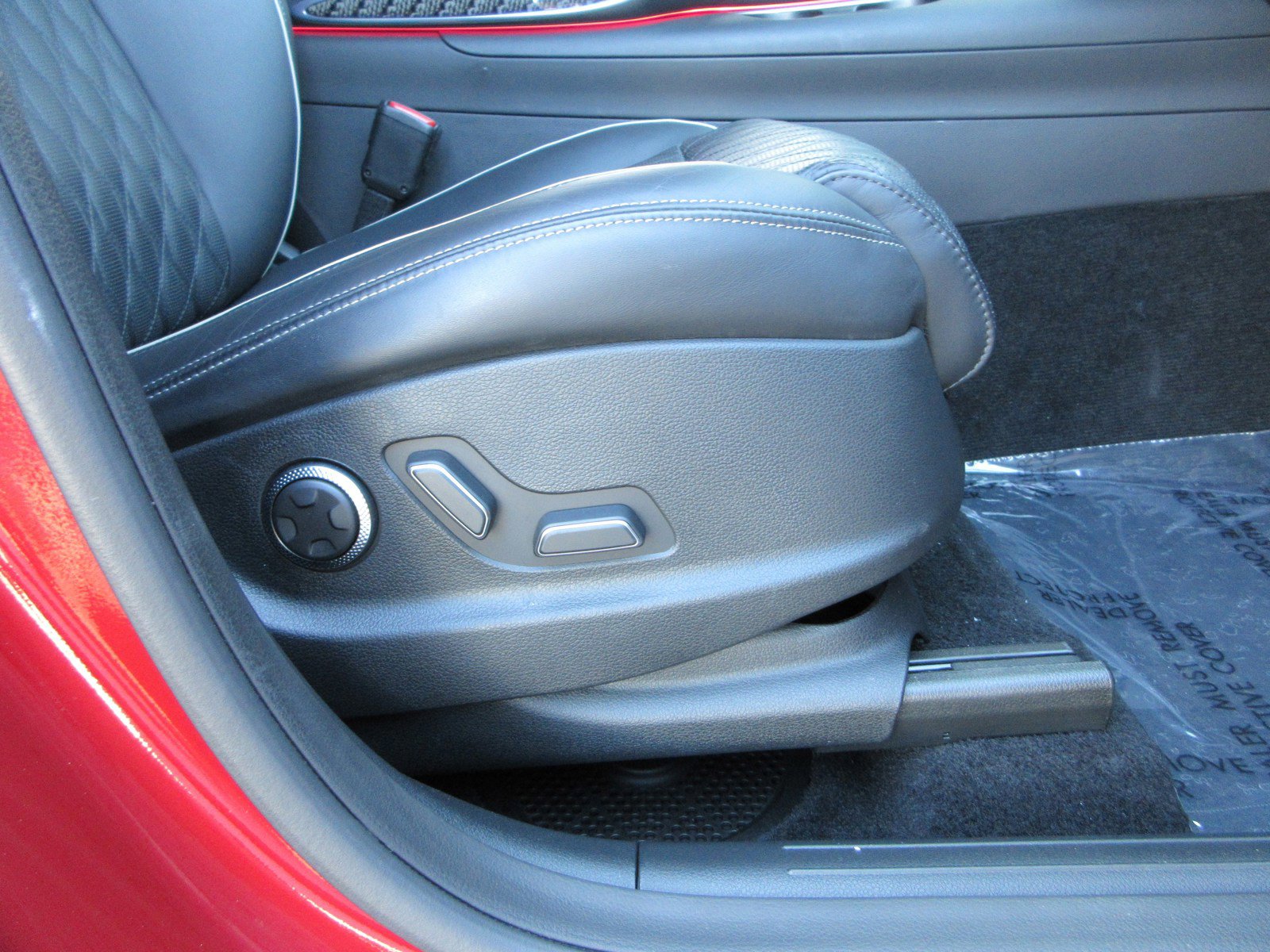 Used 2023 Genesis GV70 3.5T Sport w/ Sport Prestige Package image 28