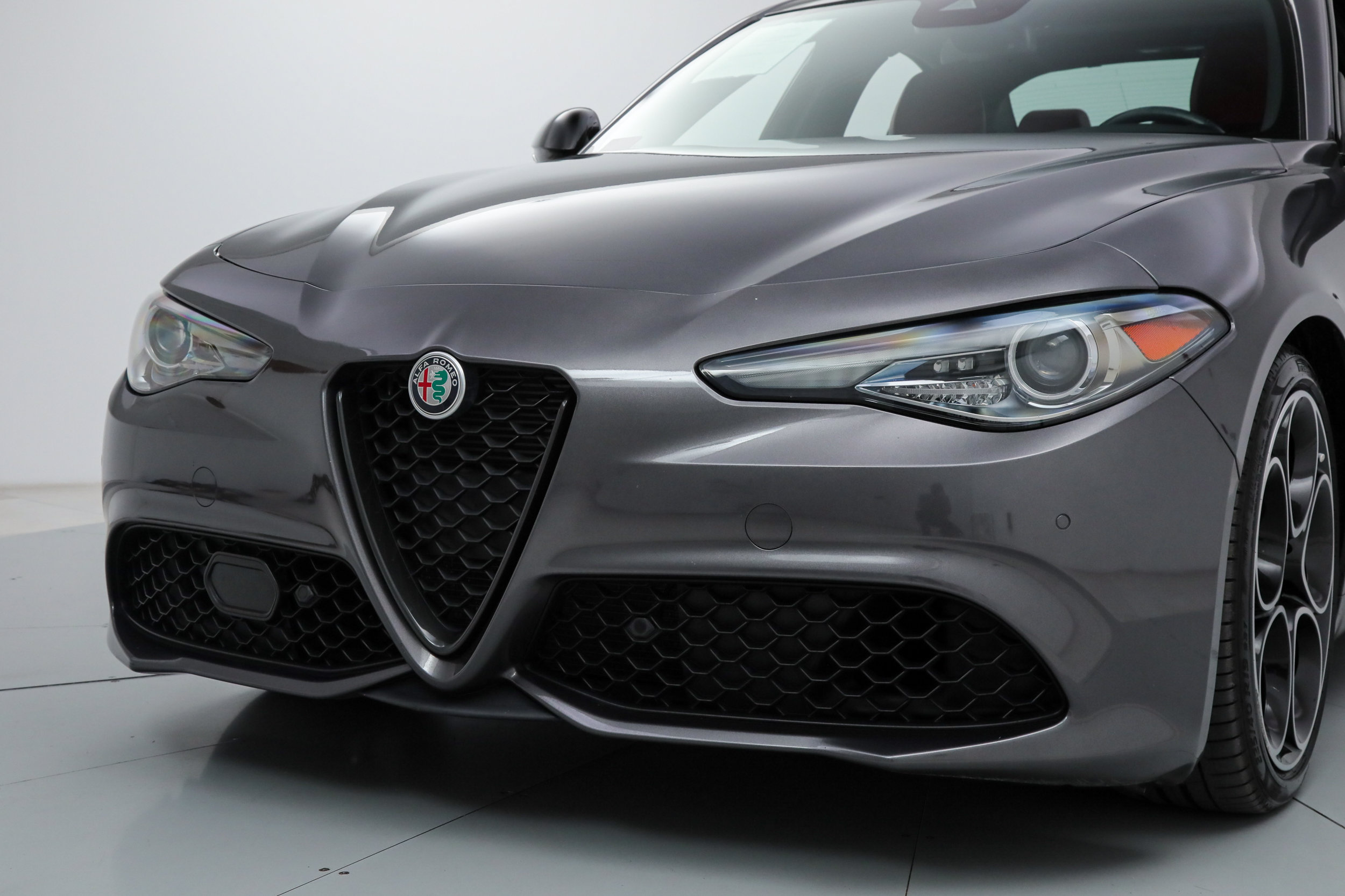 Used 2023 Alfa Romeo Giulia Veloce RWD image 10