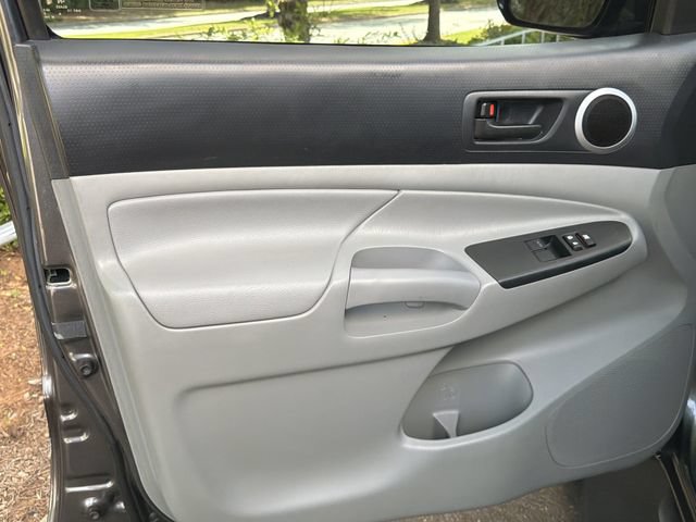 Used 2014 Toyota Tacoma PreRunner w/ TRD Sport Package RWD image 12
