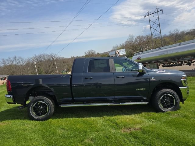New 2026 RAM 2500 Laramie AWD/4WD image 9