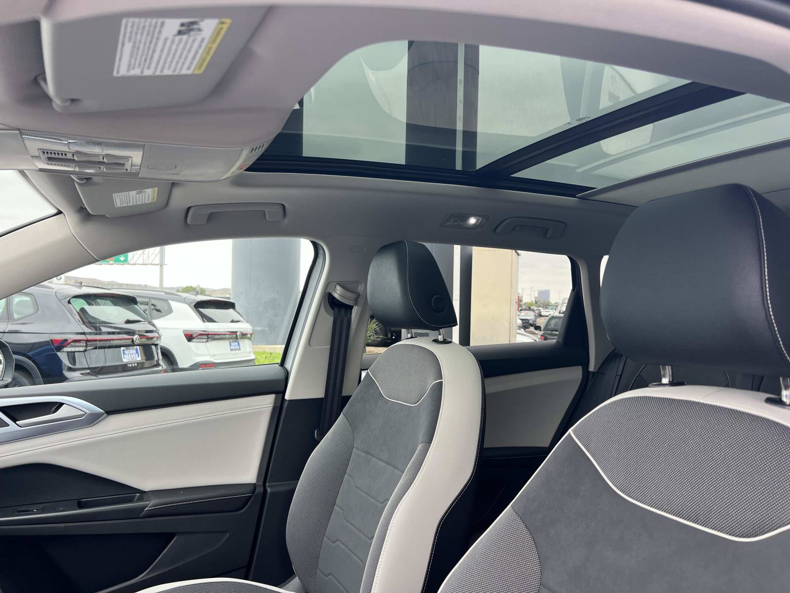 New 2026 Volkswagen Taos SE FWD image 19