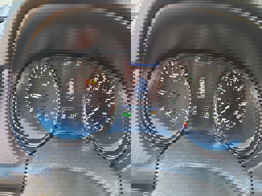 Used 2018 Nissan Rogue SV image 15