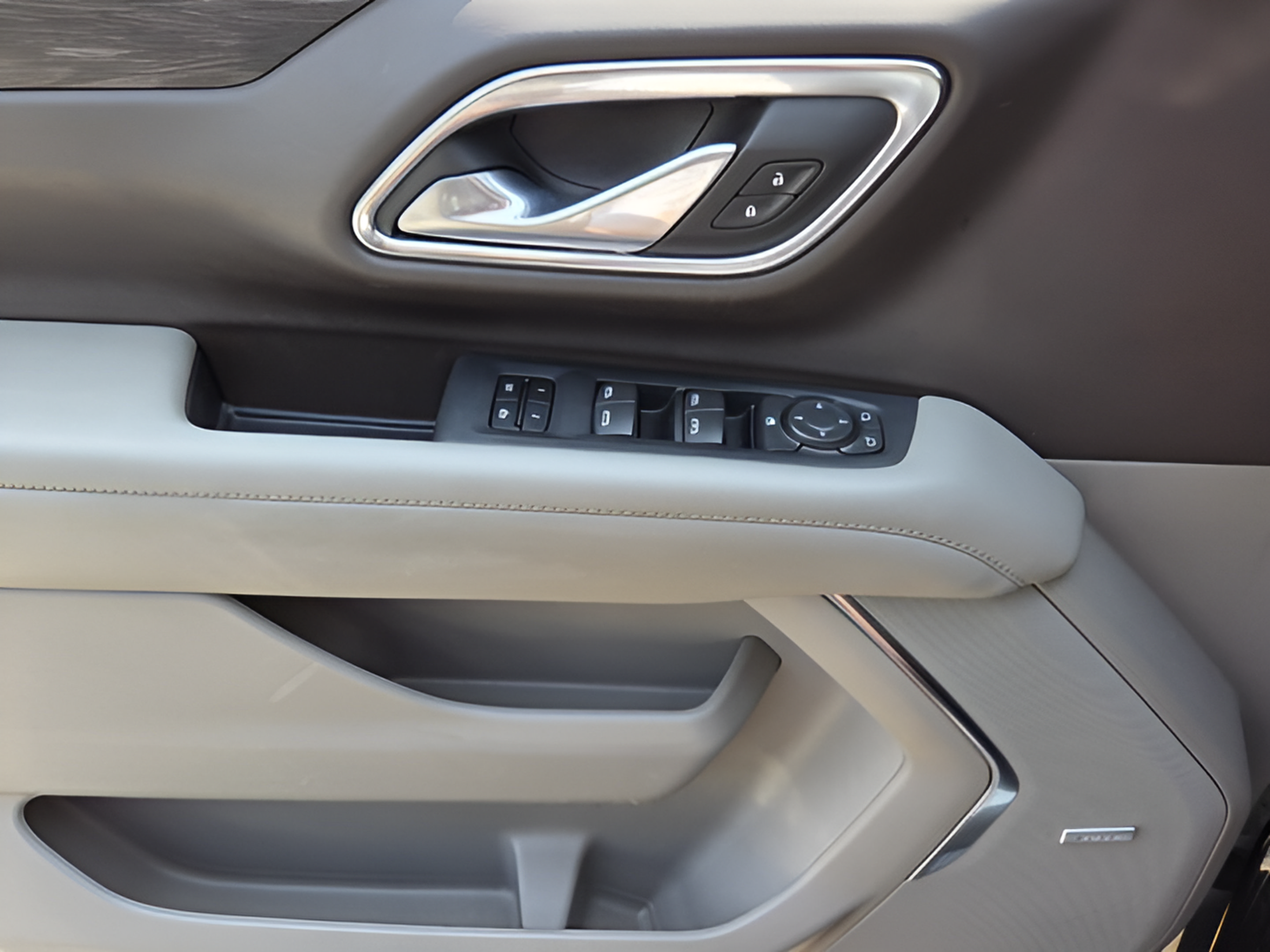 Certified 2024 Chevrolet Suburban LT RWD image 27