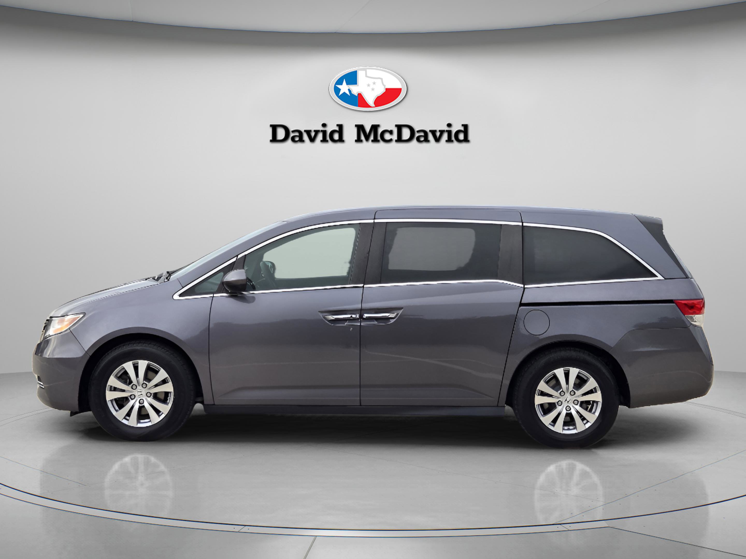 Used 2016 Honda Odyssey SE image 2