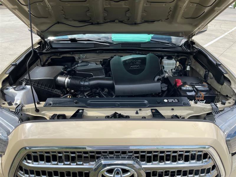 Used 2017 Toyota Tacoma TRD Off-Road w/ Tow Package (A/T) AWD/4WD image 44
