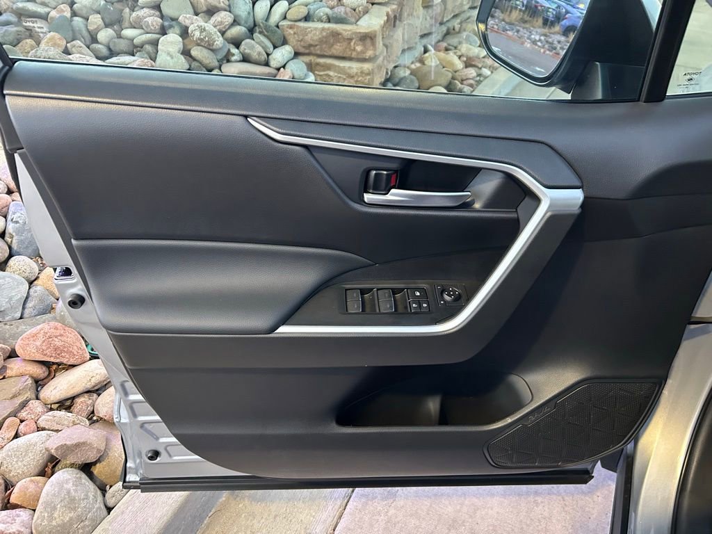 Used 2025 Toyota RAV4 XLE image 10