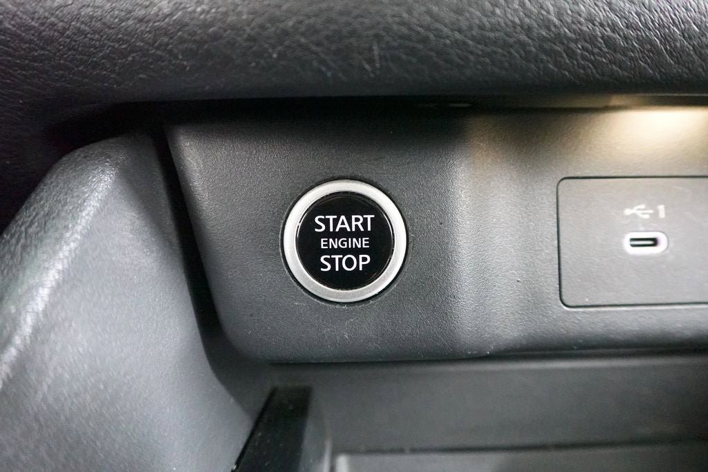 Used 2022 Nissan Rogue SV FWD image 21