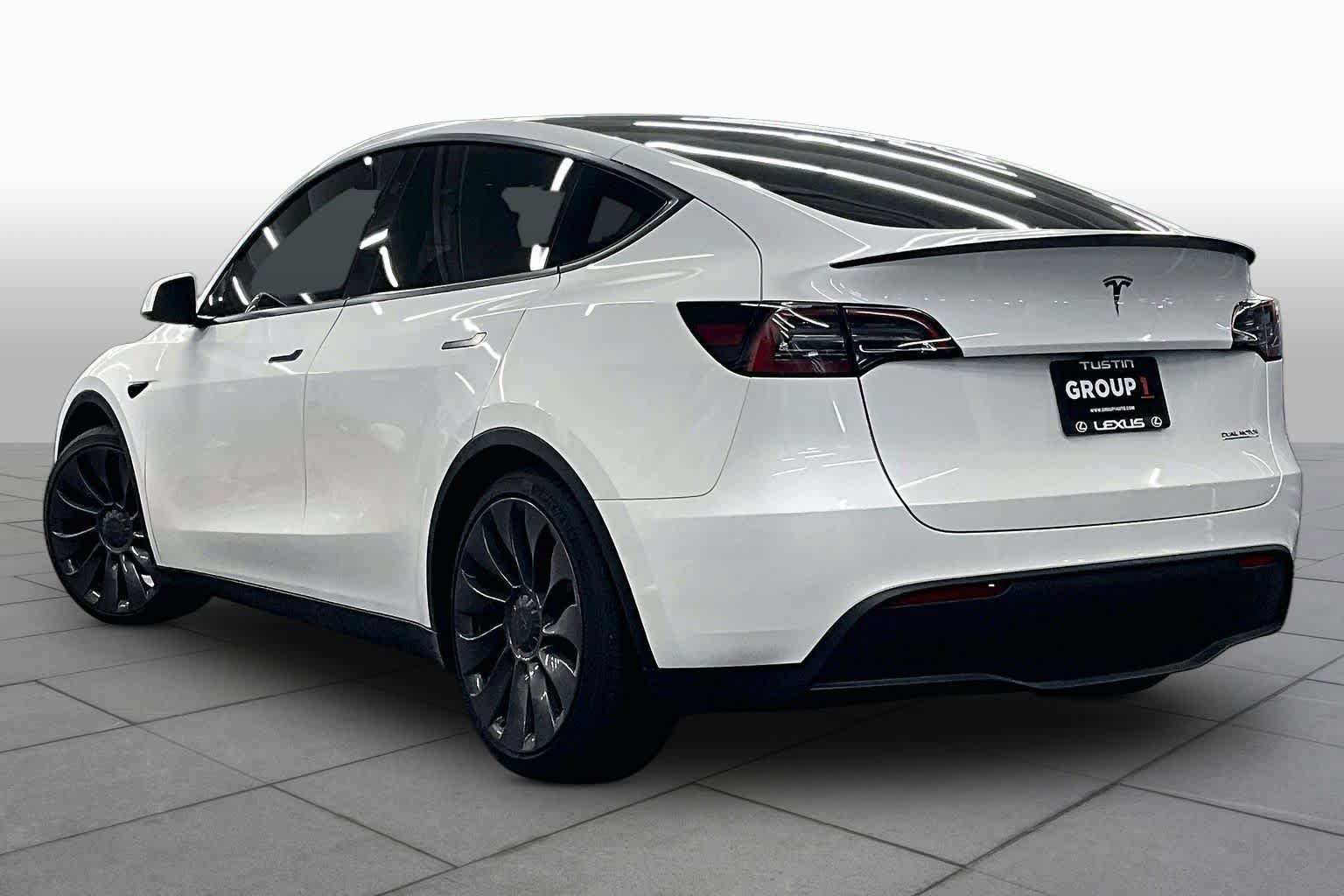 Used 2023 Tesla Model Y Performance AWD/4WD image 11