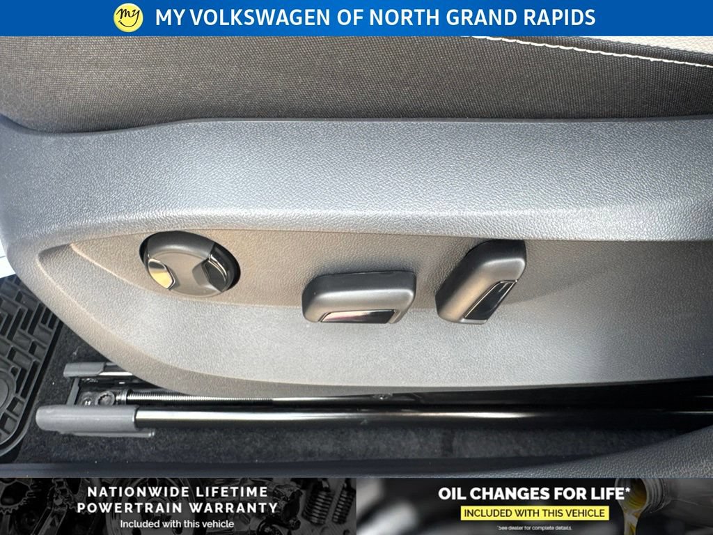 New 2026 Volkswagen Taos SE AWD/4WD image 12