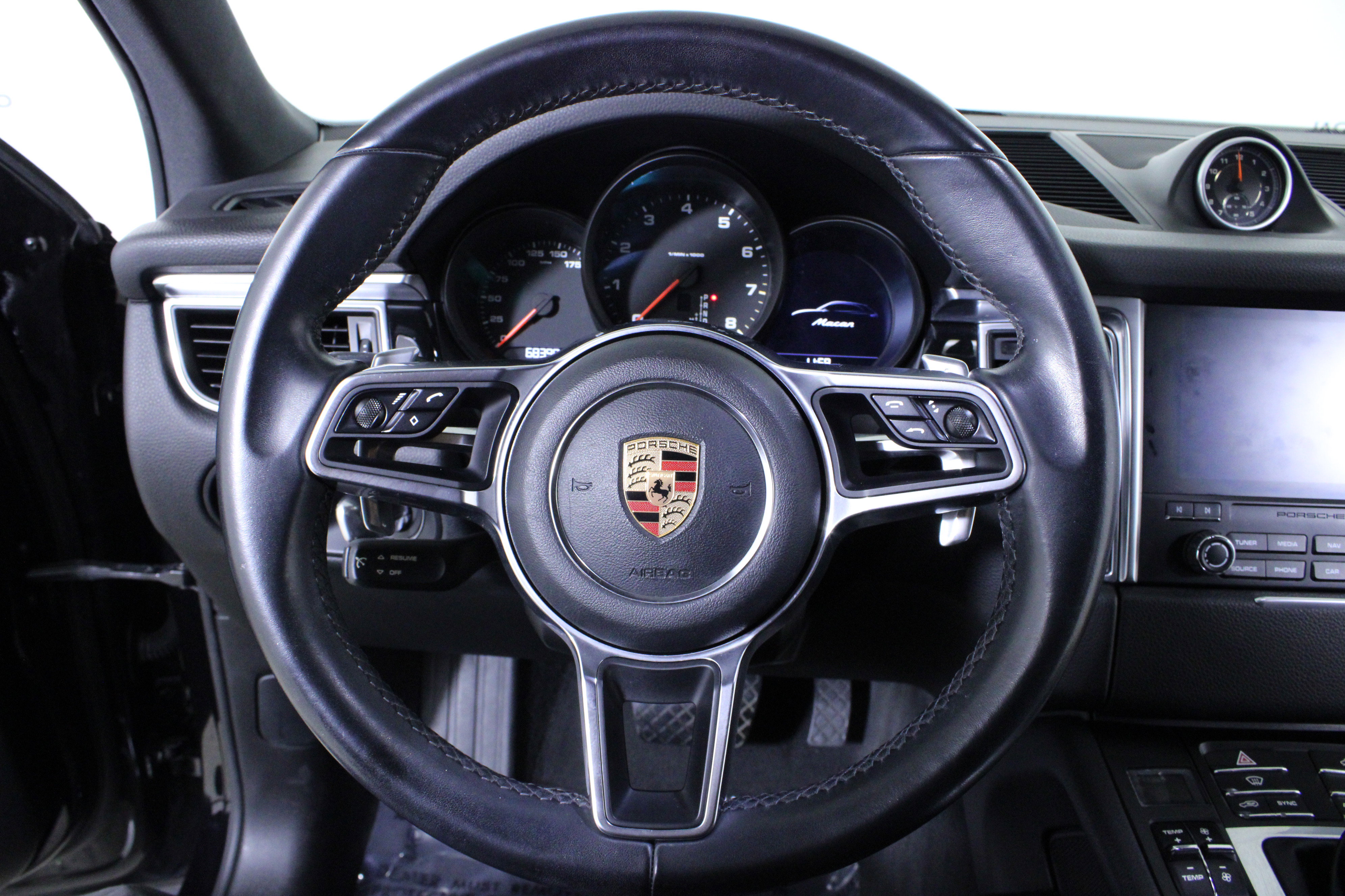 Used 2018 Porsche Macan image 22