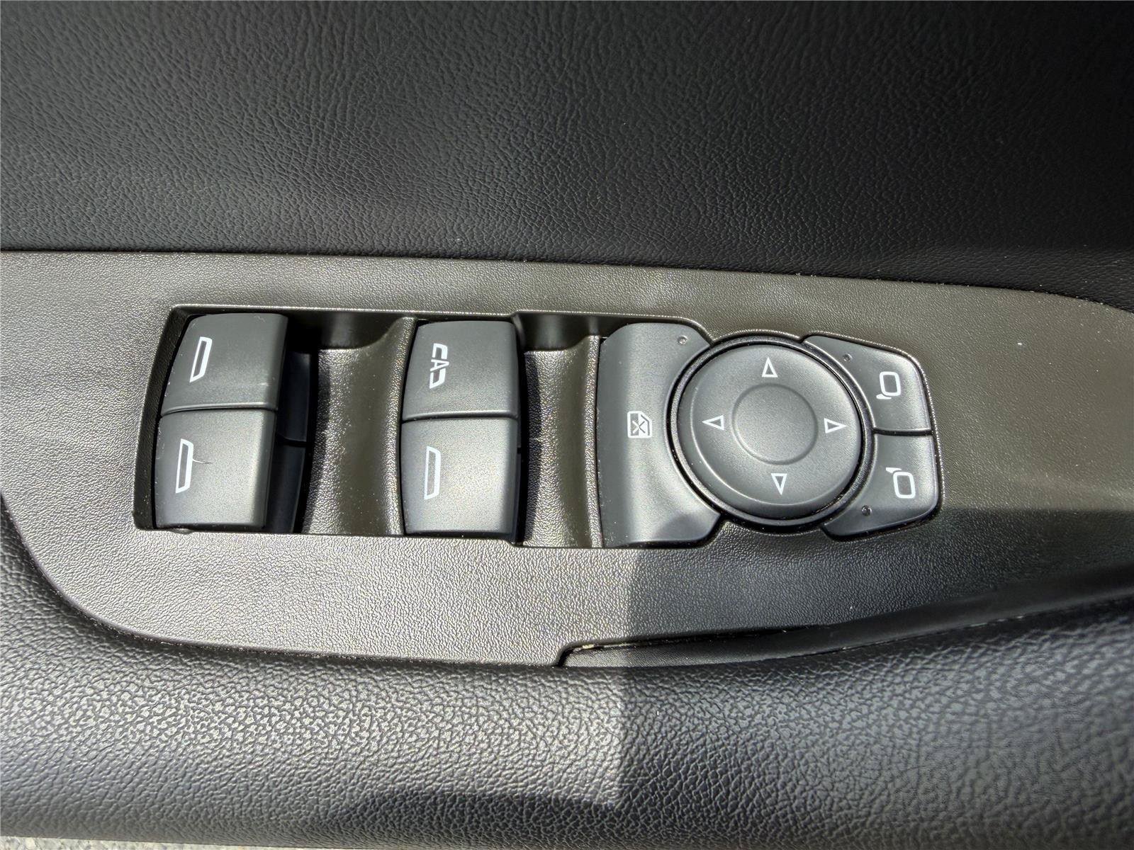 Used 2021 Chevrolet Blazer LT w/ Sound & Technology Package FWD image 30