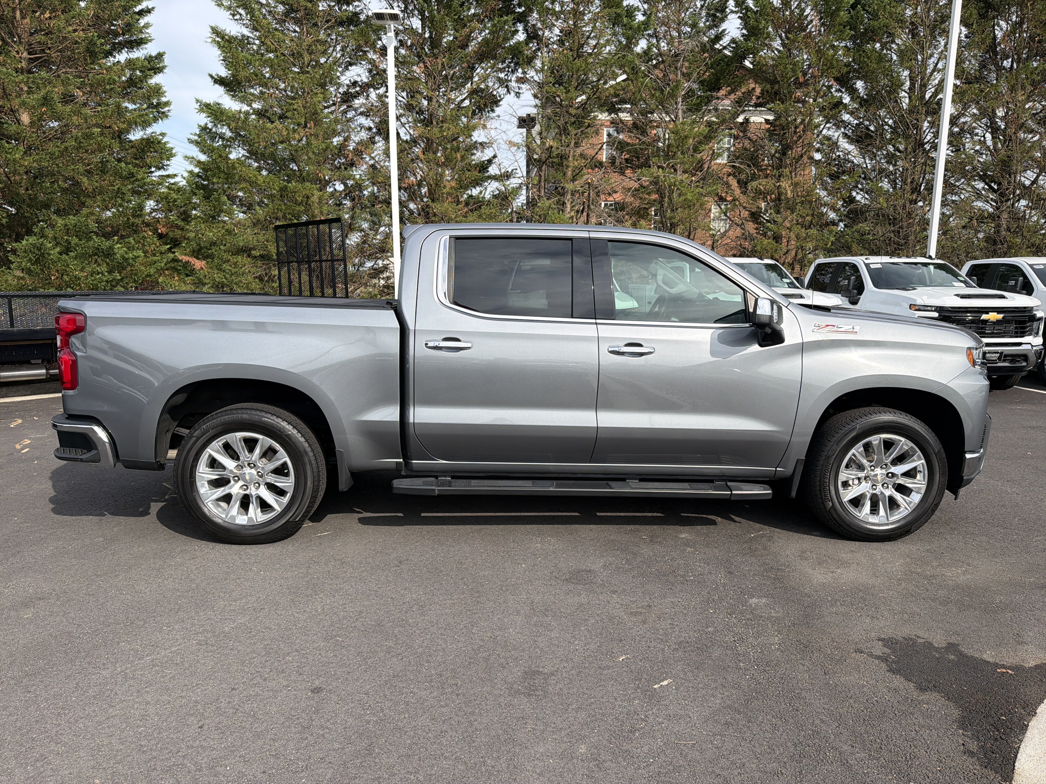 Used 2022 Chevrolet Silverado 1500 LTZ w/ LTZ Premium Package AWD/4WD image 11