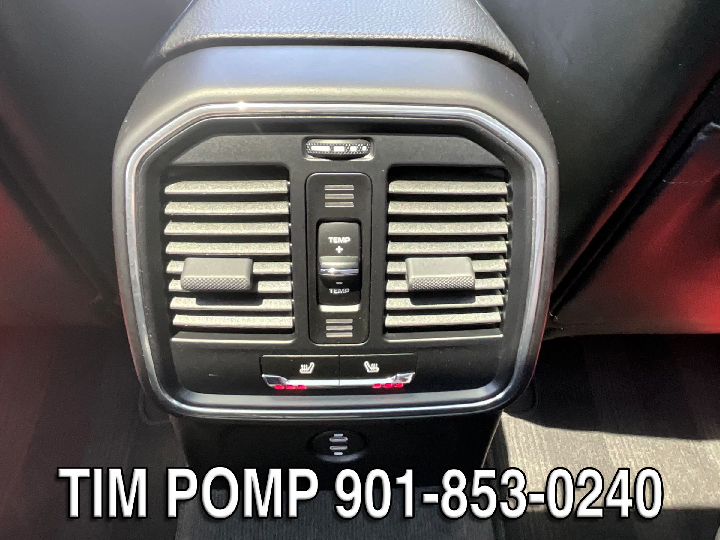 Used 2020 Porsche Macan w/ Premium Package Plus AWD/4WD image 18