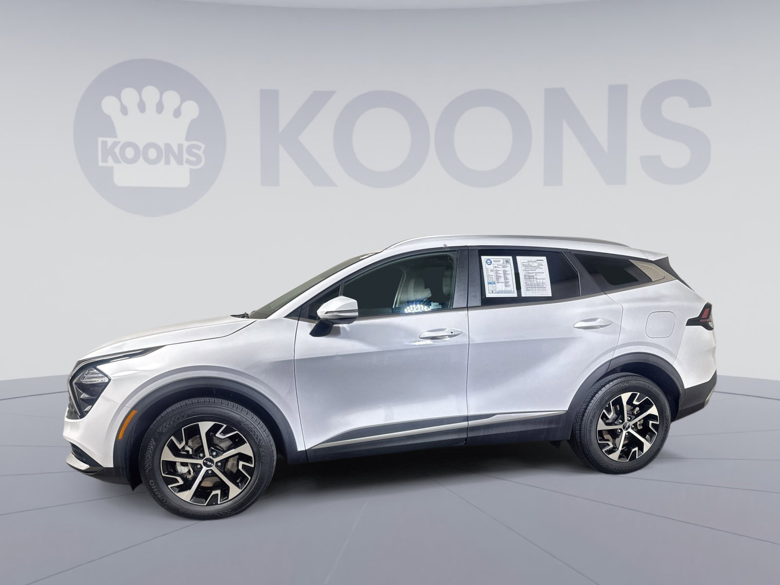 Used 2023 Kia Sportage EX AWD/4WD image 2