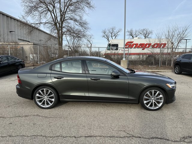 Used 2020 Volvo S60 T6 Momentum w/ Protection Package image 4