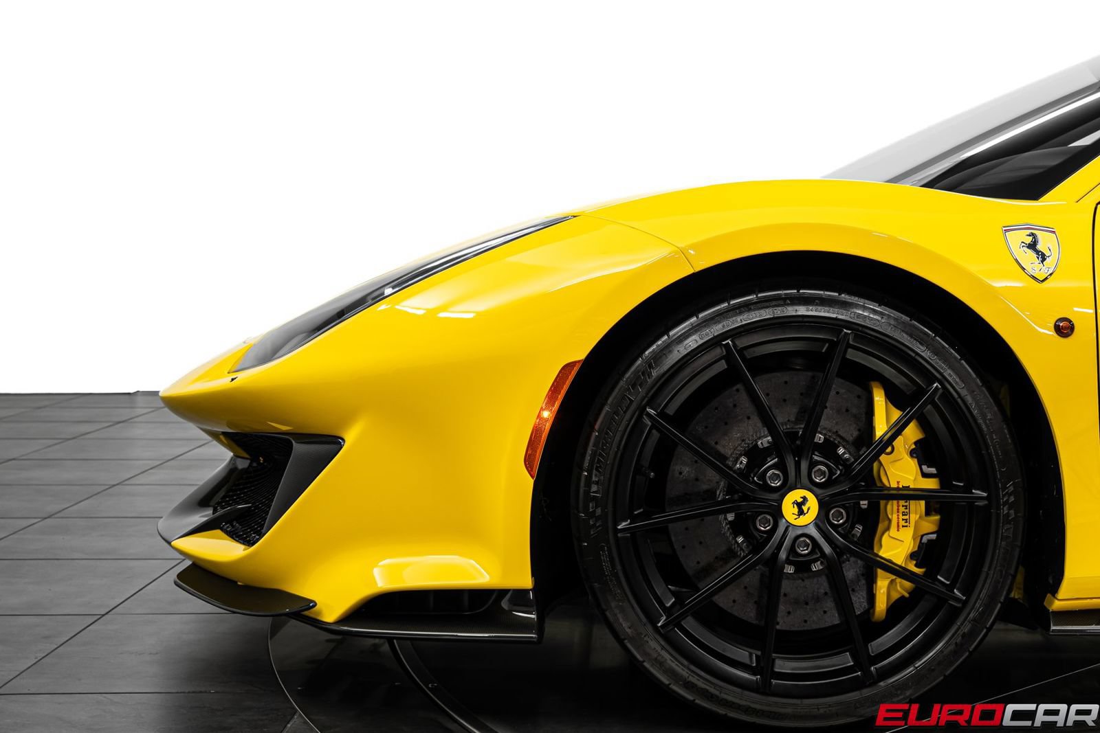 Used 2020 Ferrari 488 Pista Coupe RWD image 18