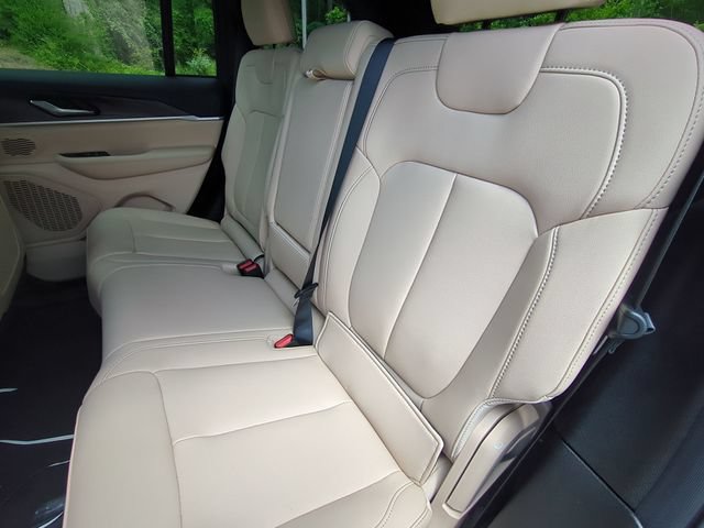 New 2026 Jeep Grand Cherokee Limited w/ Limited Altitude Package AWD/4WD image 28