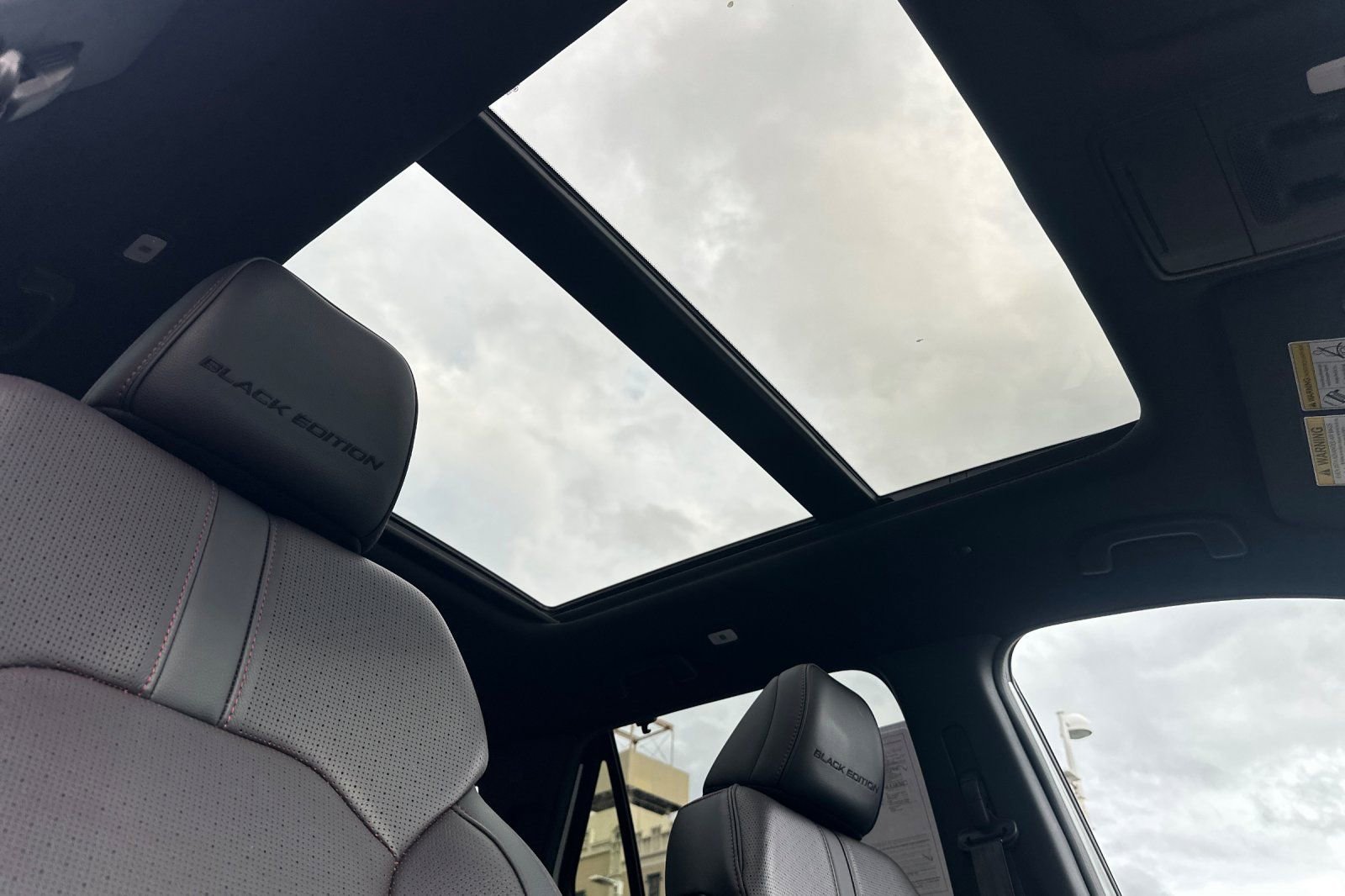 Used 2025 Honda Pilot Black Edition image 20