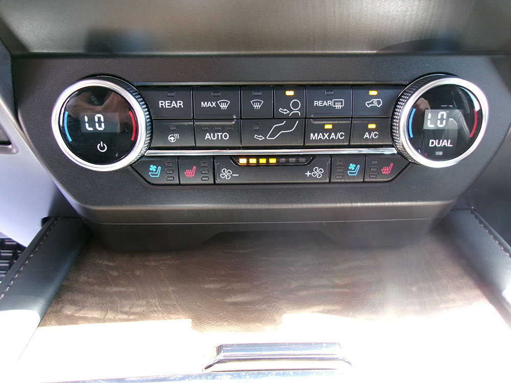 Used 2020 Ford Expedition Platinum image 19