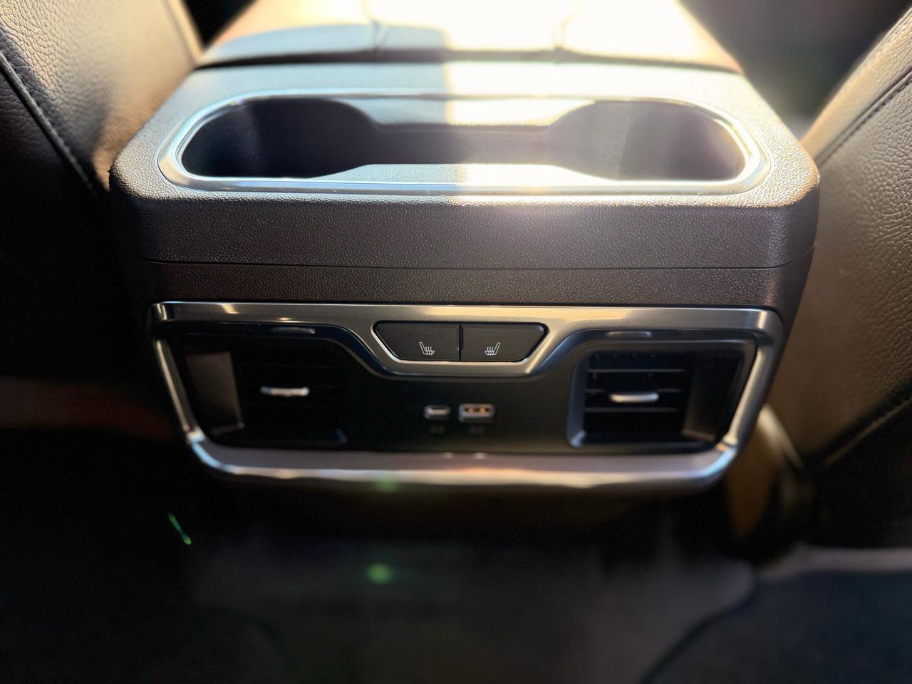 Used 2024 GMC Sierra 1500 Denali w/ Denali Reserve Package AWD/4WD image 34