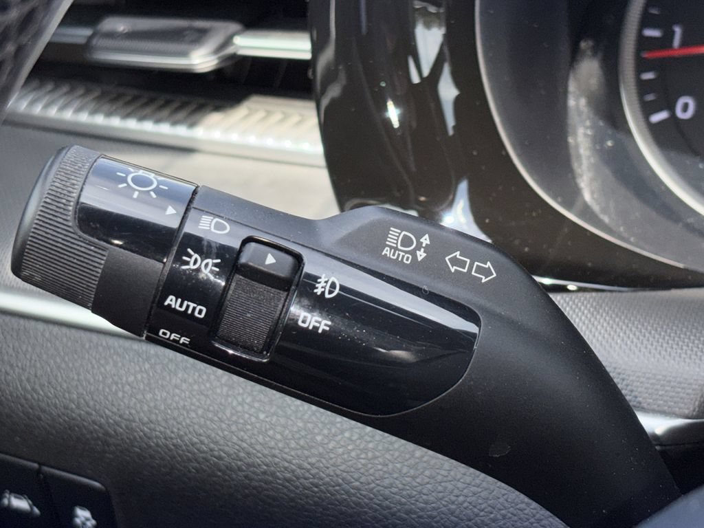 Used 2022 Kia K5 GT-Line FWD image 13