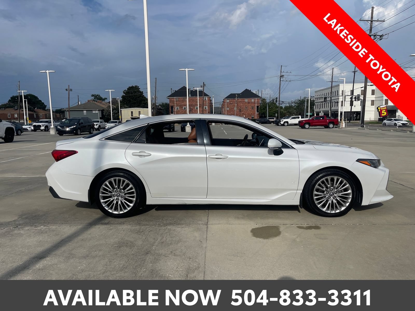 Used 2020 Toyota Avalon Limited FWD image 6
