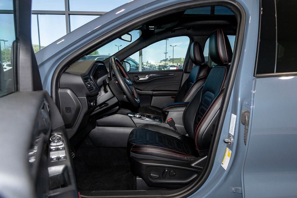 Used 2023 Ford Escape ST-Line Elite w/ Premium Technology Package AWD/4WD image 15