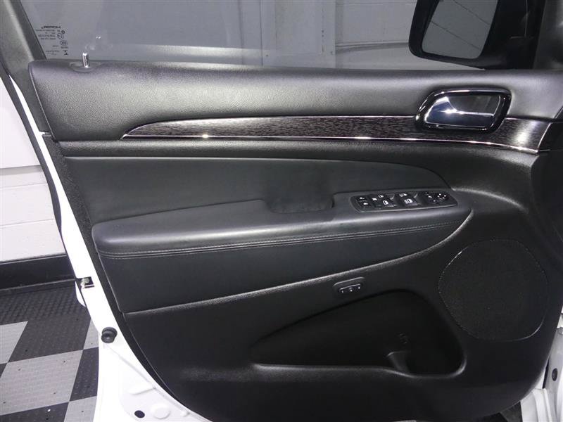 Used 2020 Jeep Grand Cherokee High Altitude AWD/4WD image 16