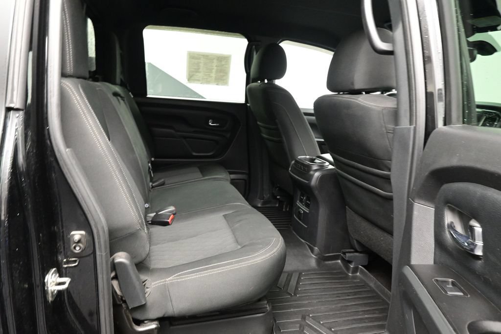 Used 2018 Nissan Titan SV AWD/4WD image 21