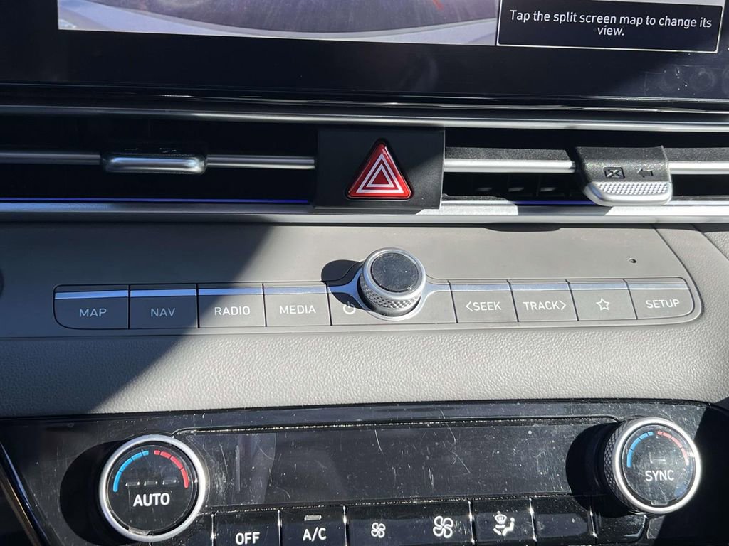 Certified 2024 Hyundai Elantra SEL w/ Convenience Package image 32