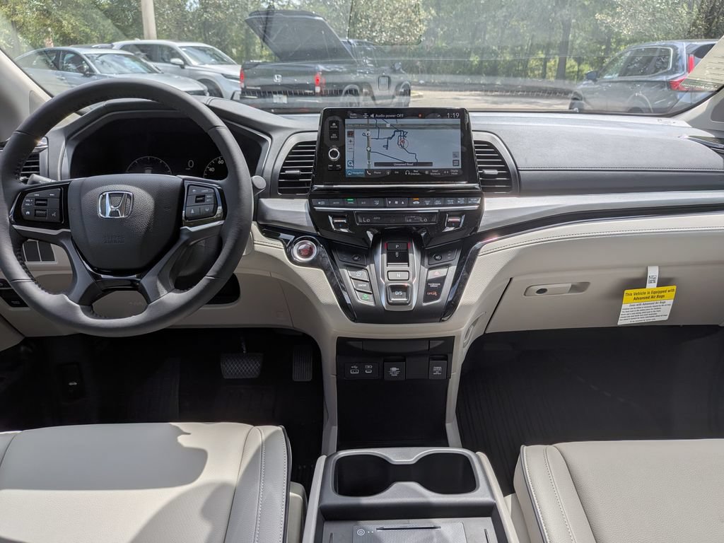 New 2026 Honda Odyssey Touring image 17