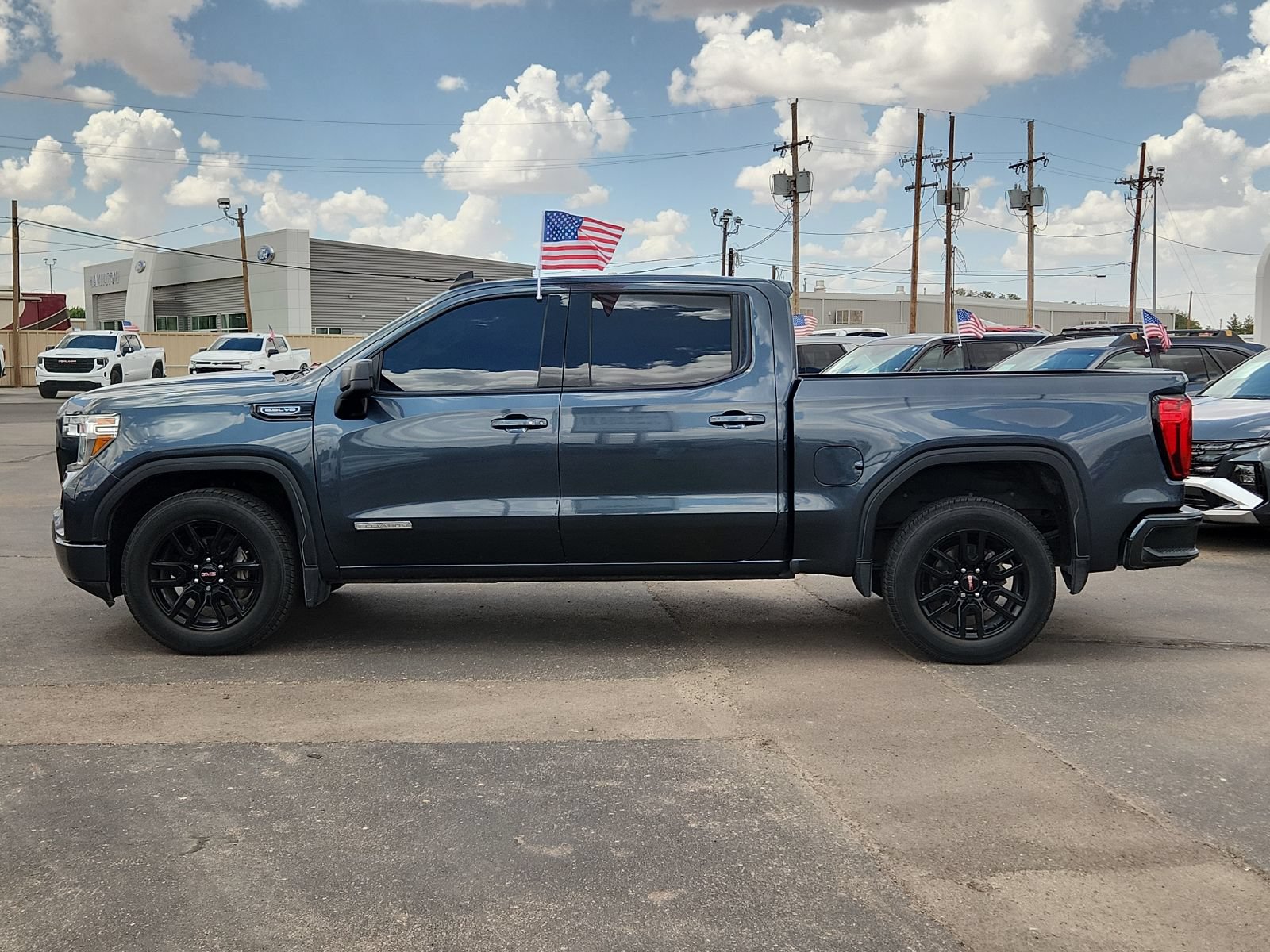 Used 2020 GMC Sierra 1500 Elevation w/ Elevation Value Package RWD image 2