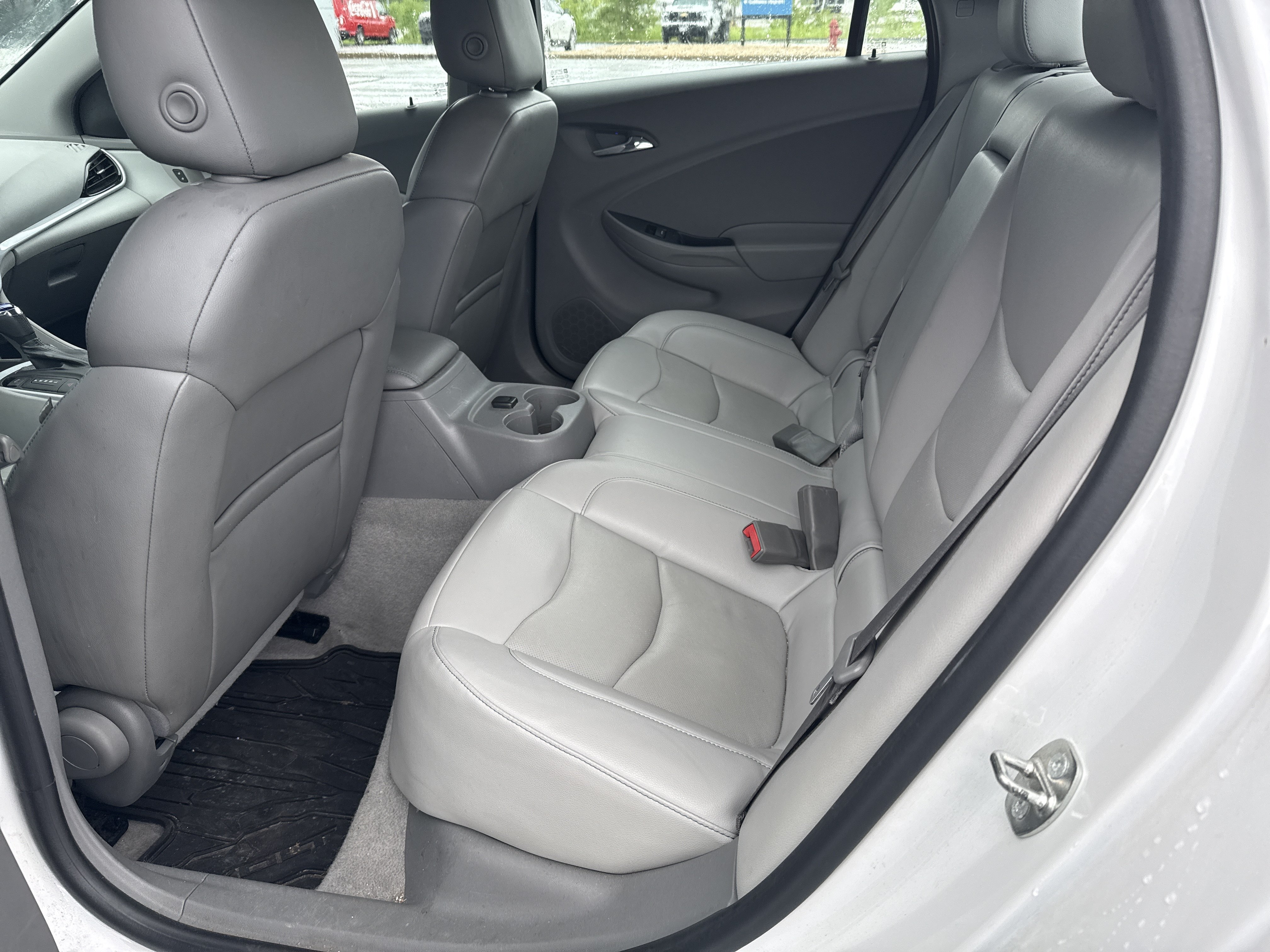 Used 2017 Chevrolet Volt LT w/ Comfort Package FWD image 8