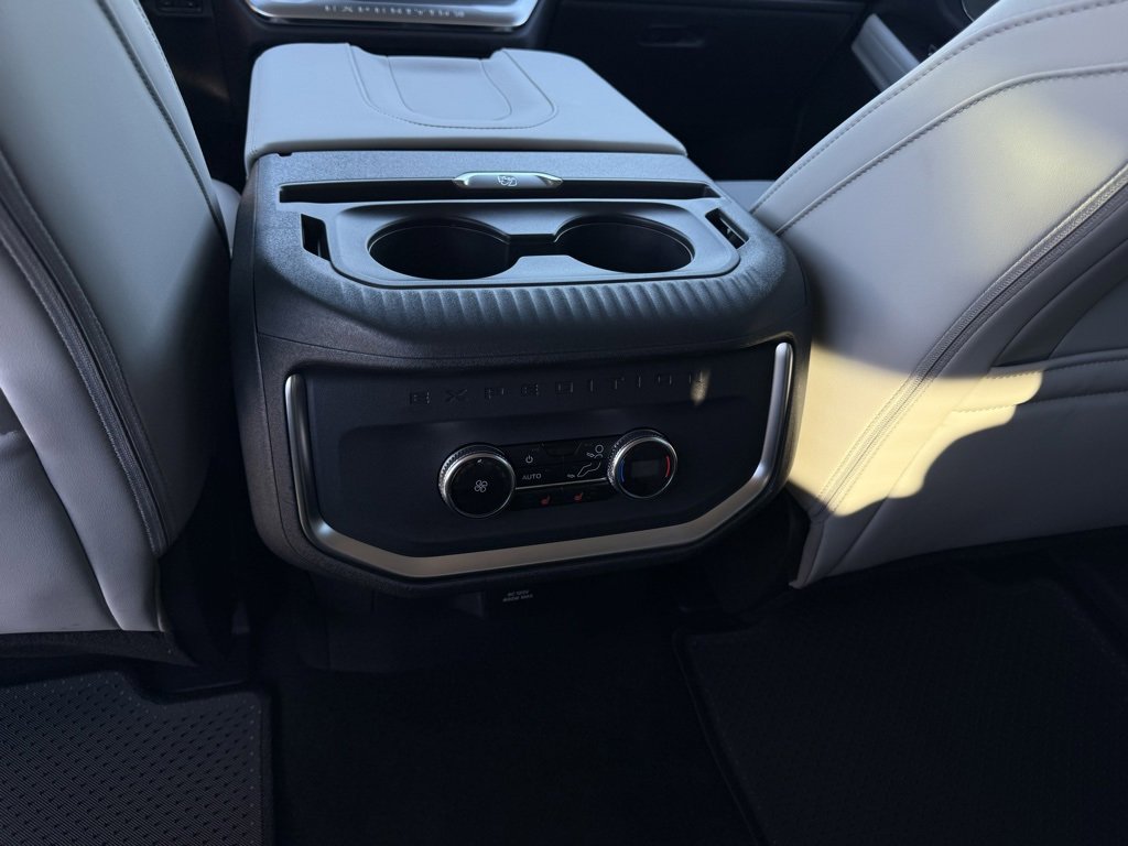 New 2025 Ford Expedition Max Platinum w/ Driver's Package image 25